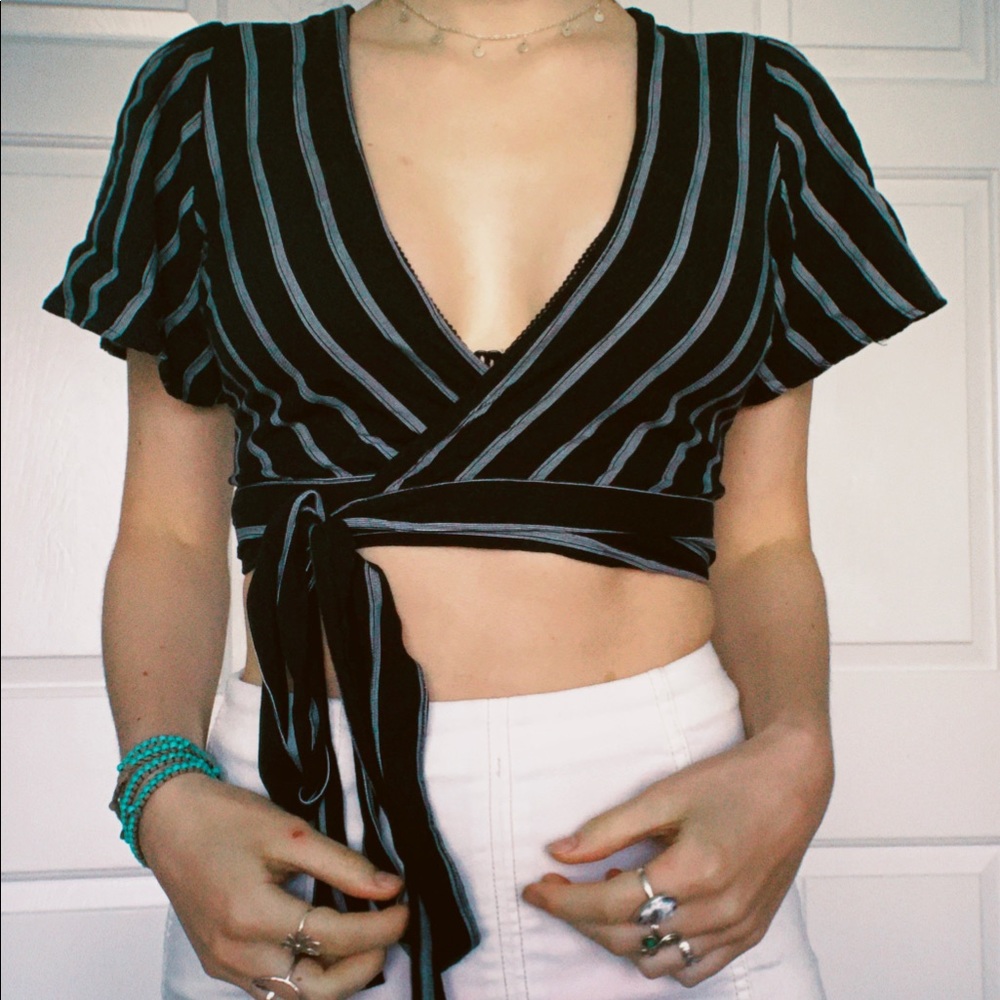 Cropped Wrap Shirt 🌚